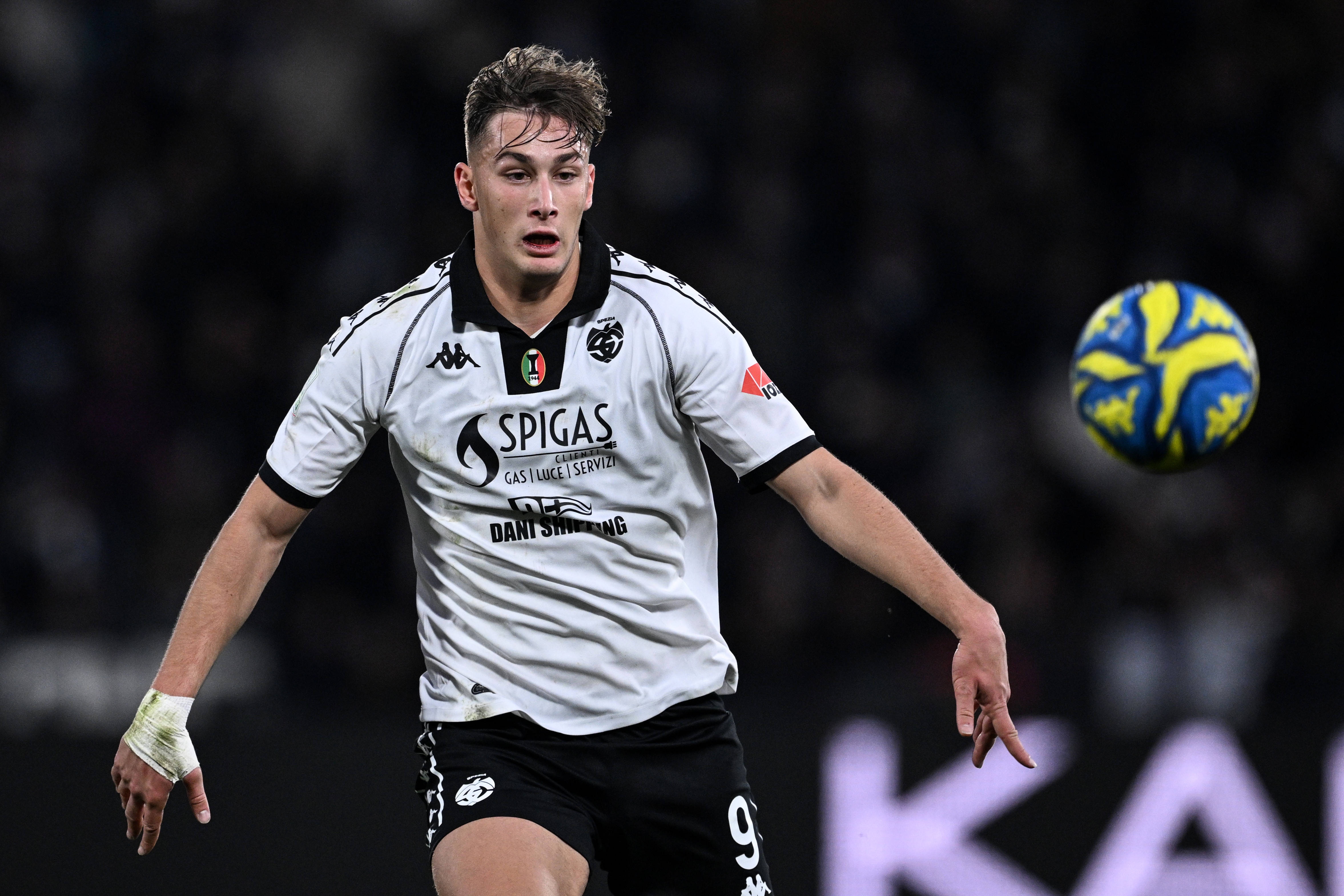 爱游戏全站 -勒沃库森窗口期完成体检，志在荷甲名次提升，更衣室稳定，年轻球员得到机会(勒沃库森上次德甲夺冠)