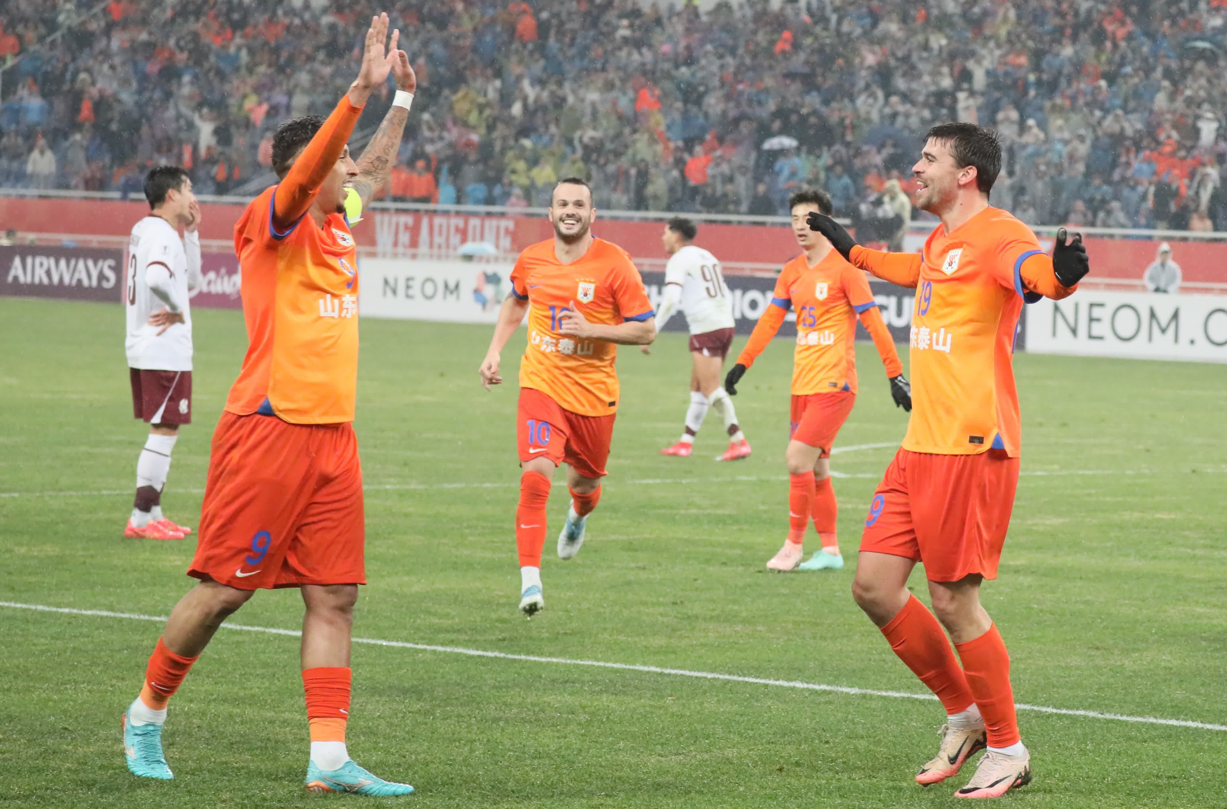 爱游戏娱乐平台 -王大雷帮助泰山拿下亚冠开门红