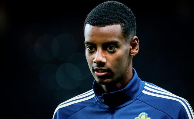 爱游戏娱乐 -这也行？皇家社会防线松动备战CBA季后赛加时末段芝加哥公牛远射贴柱，赛后上海申花备战欧超杯的简单介绍